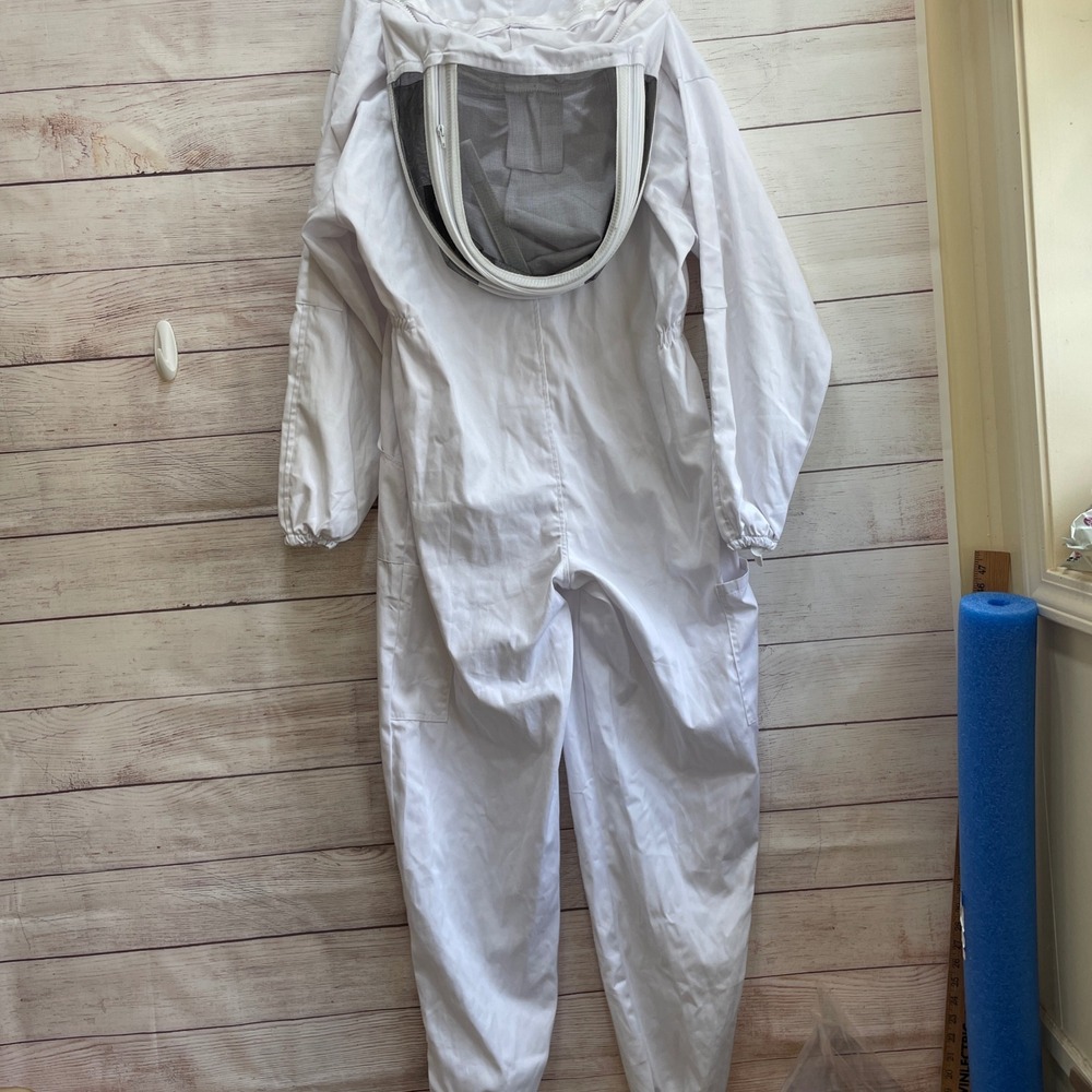 NEW WITHOUT TAGS WHITE BEEKEEPING COVERALLS
